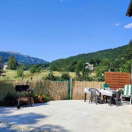 La Basse-Cour Lägenhet Vic-sur-Cère Exteriör bild